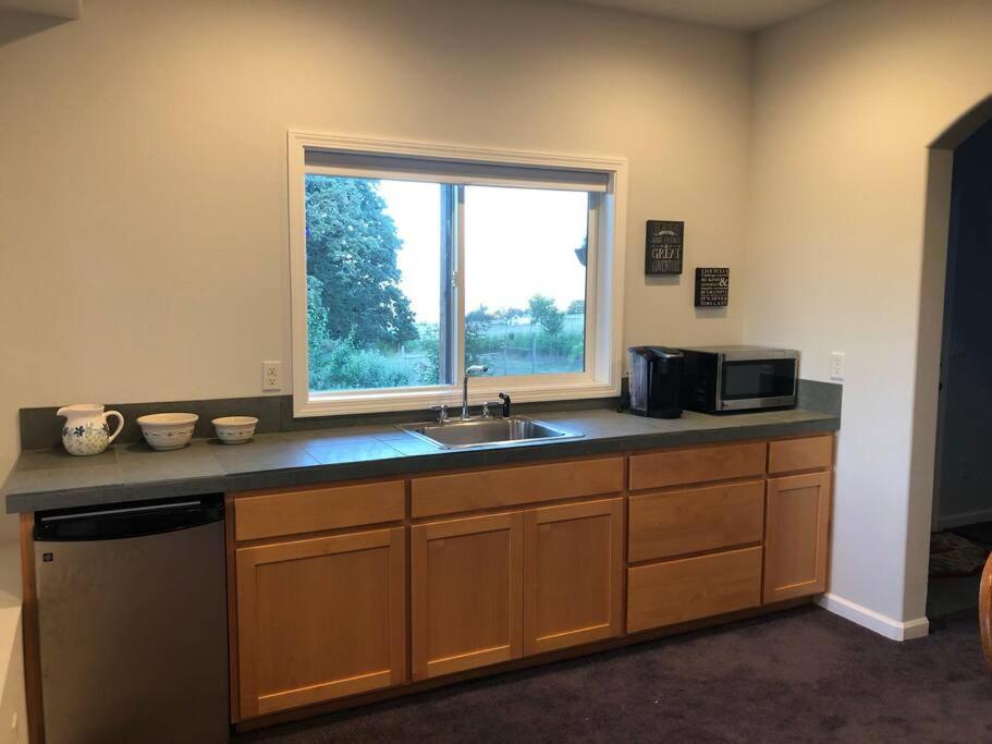 2 Bedroom Suite: Views, Private Entrance, Evchgr Amity Kültér fotó